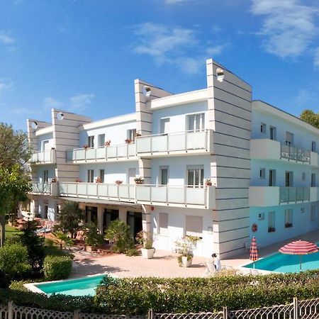Hotel Kon Tiki Нумана Екстериор снимка
