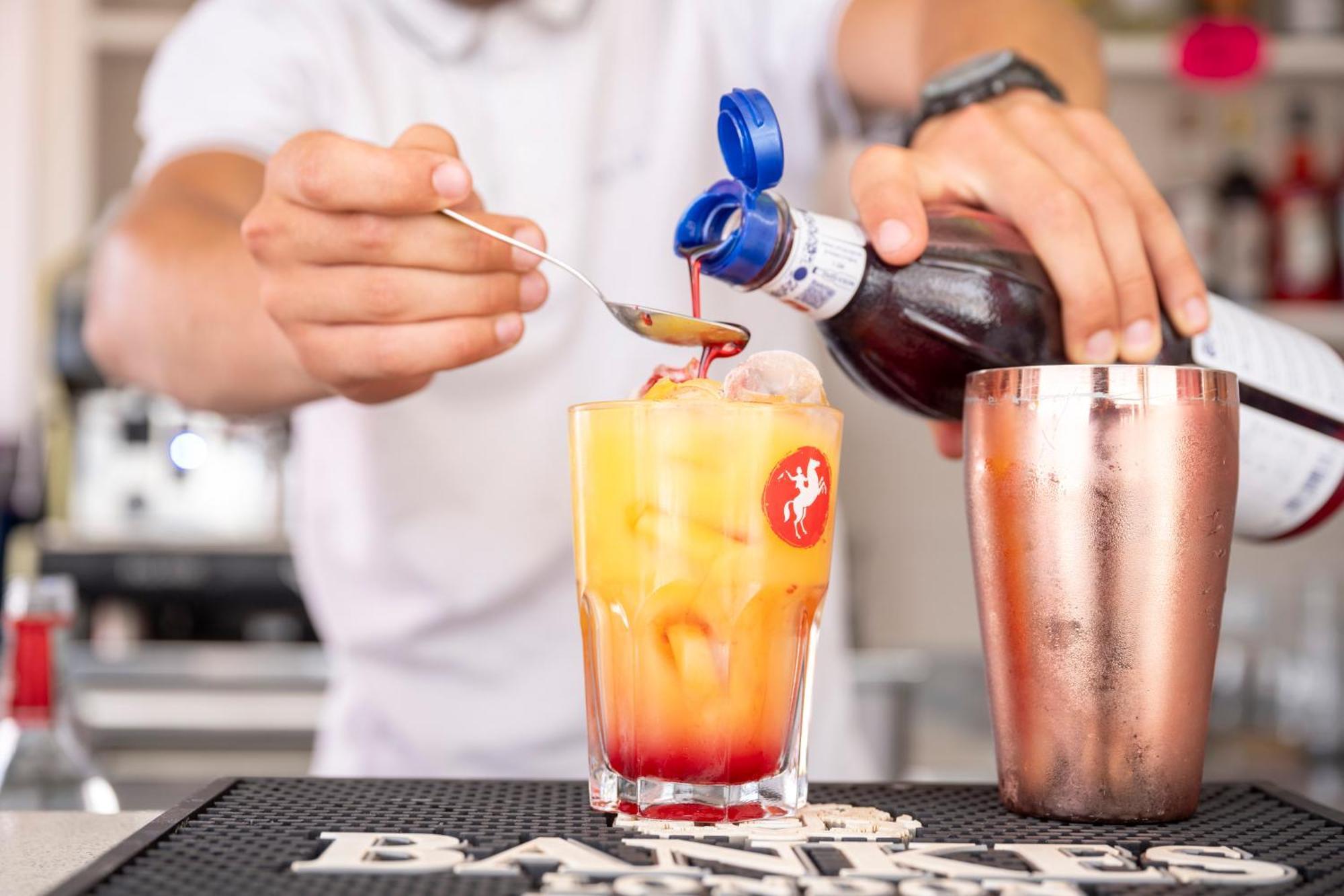 Hotel Kon Tiki Нумана Екстериор снимка