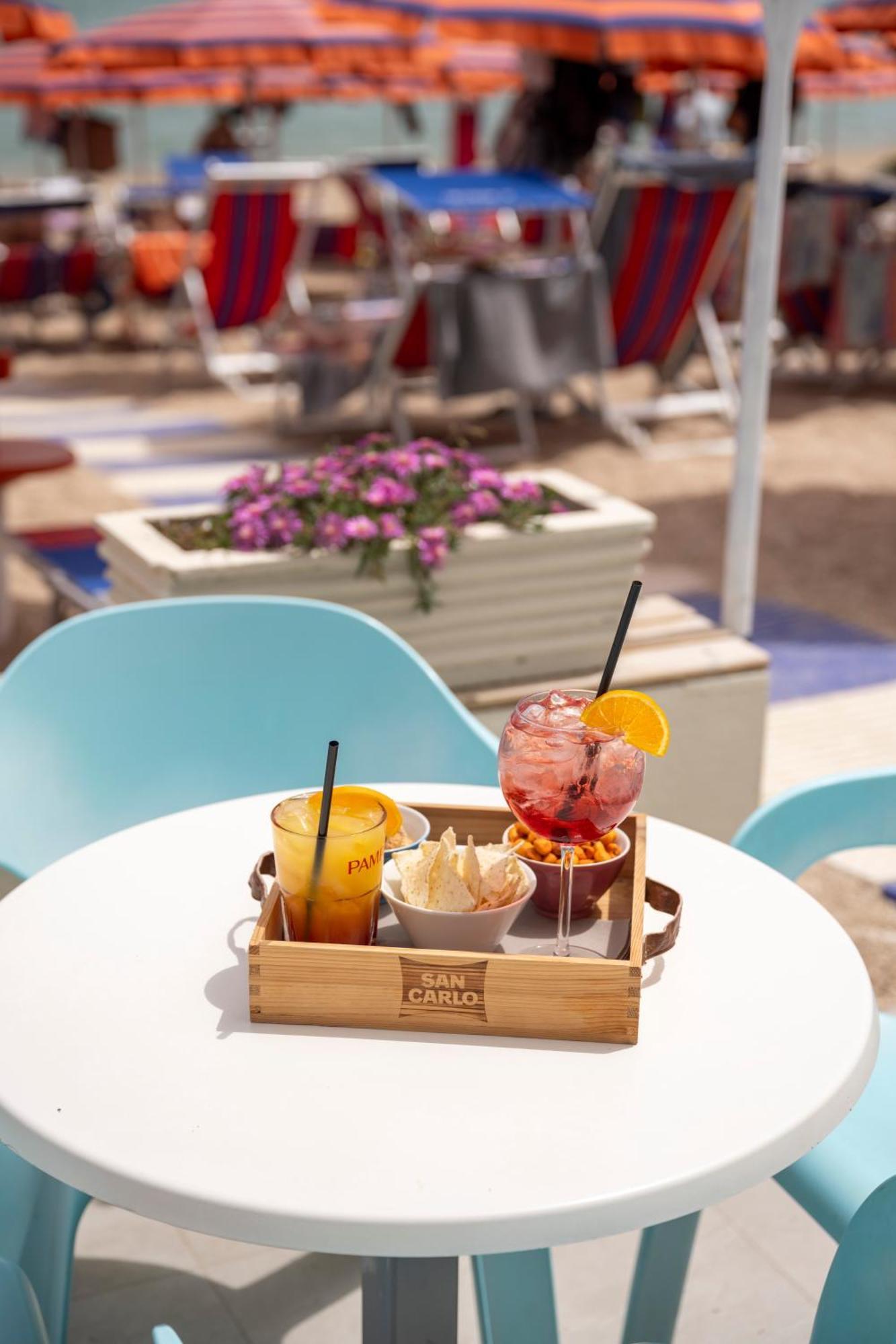 Hotel Kon Tiki Нумана Екстериор снимка